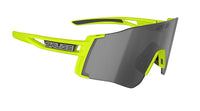 Sonnenbrille  lime mit Glas in der Farbe schwarz